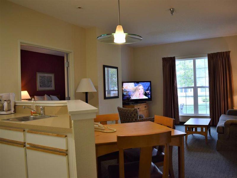 Baymont By Wyndham Wichita East Exterior foto