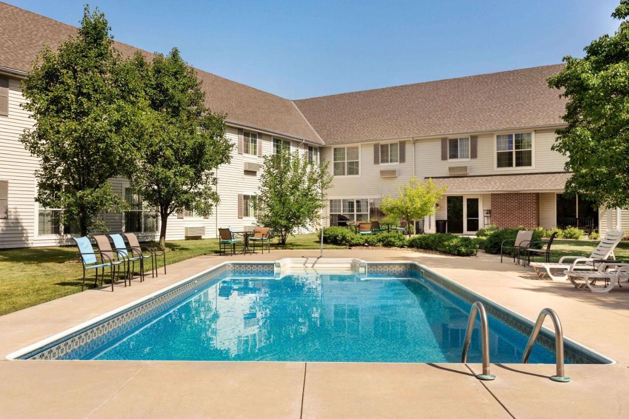 Baymont By Wyndham Wichita East Exterior foto