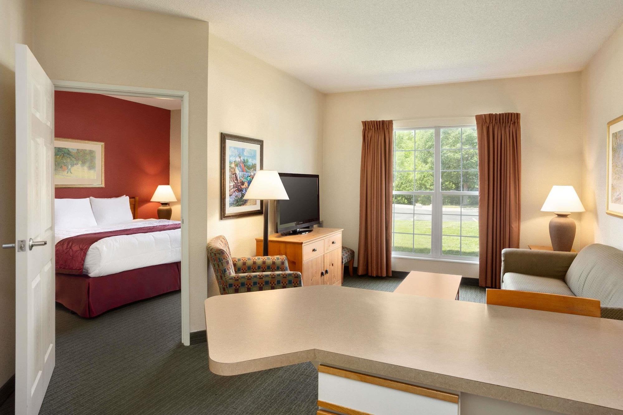 Baymont By Wyndham Wichita East Exterior foto