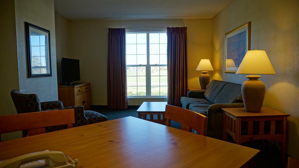 Baymont By Wyndham Wichita East Exterior foto