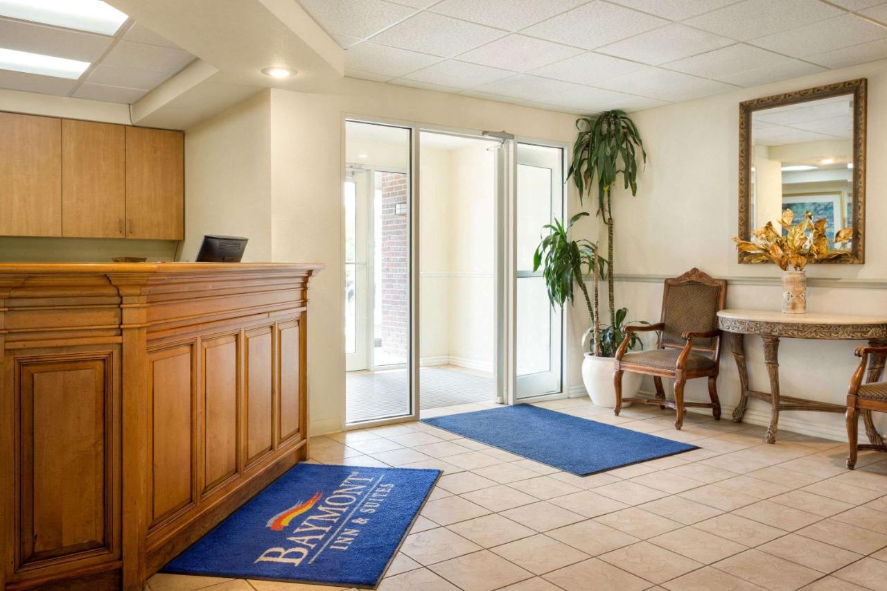 Baymont By Wyndham Wichita East Exterior foto